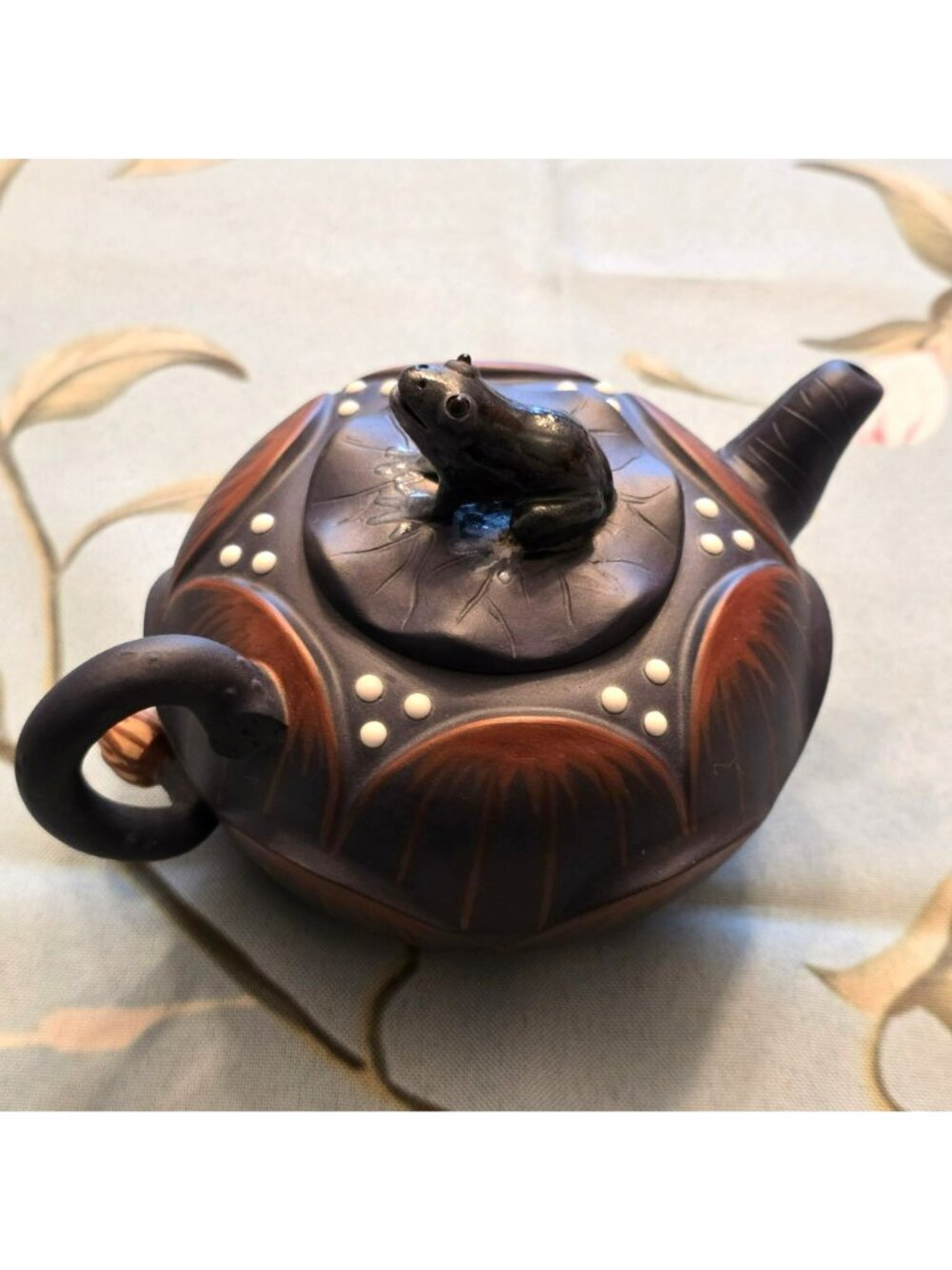 Handcrafted Yixing Clay Teapot With Frog Lid & Lotus Design Blue Brown JH8018 - Picture 7 of 7